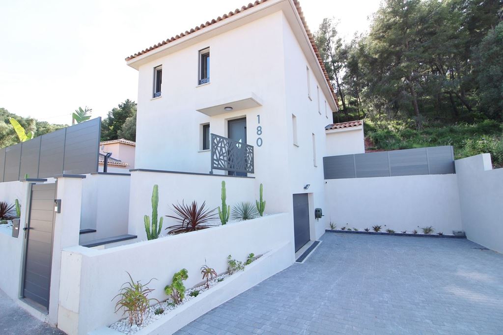 Maison indépendante HYERES (83400) COSTABELLA SARL