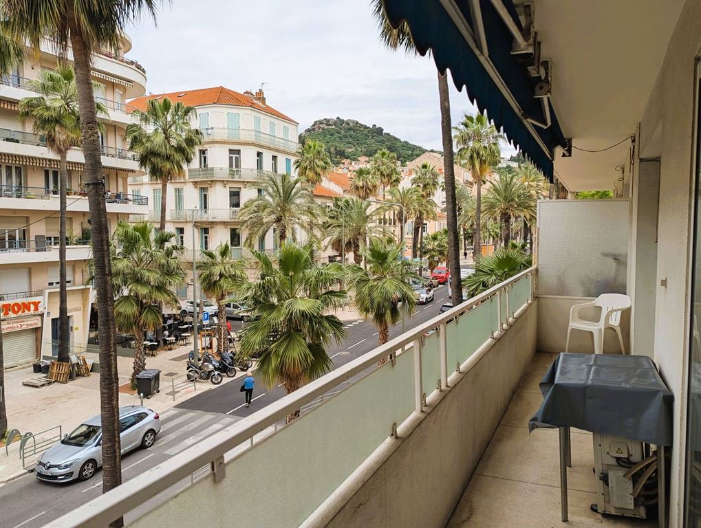 Appartement T2 HYERES (83400) COSTABELLA SARL