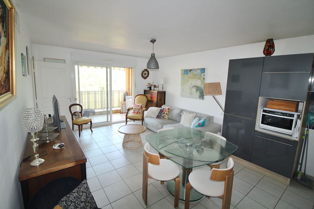Appartement T2 HYERES (83400) COSTABELLA SARL