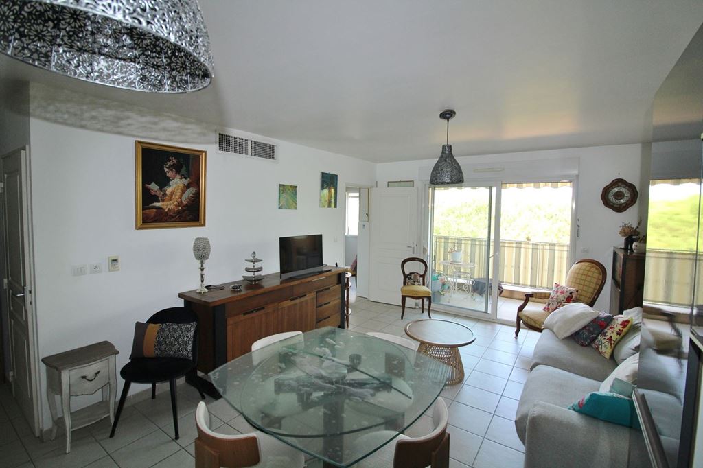 Appartement T2 HYERES (83400) COSTABELLA SARL
