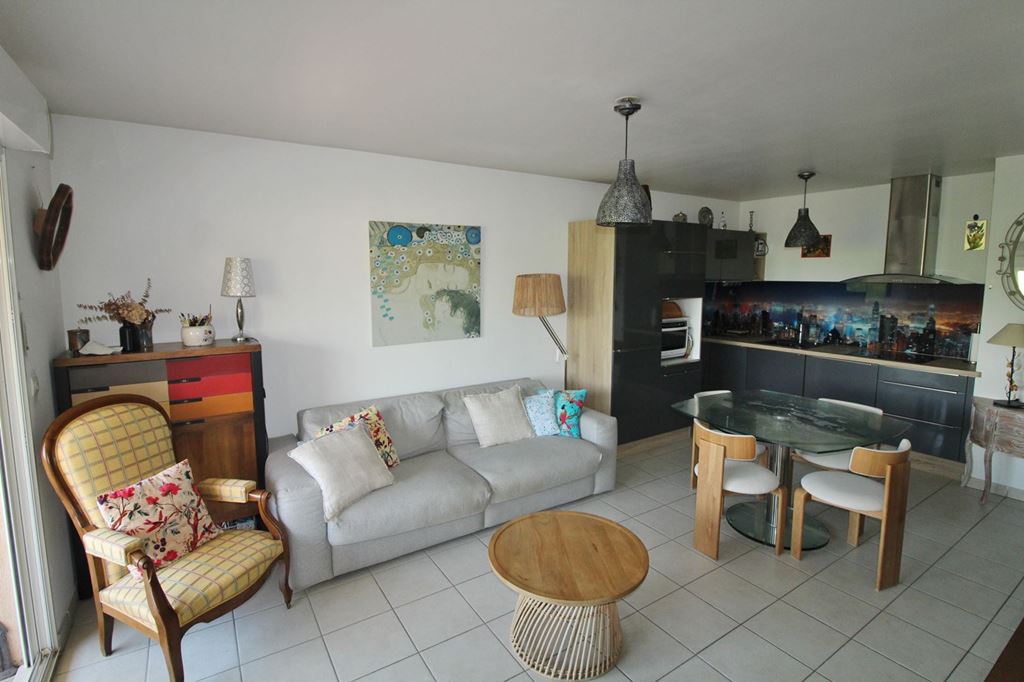 Appartement T2 HYERES (83400) COSTABELLA SARL